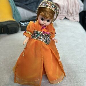 Madame Alexander BEAUTY Storyland collection from 1994 - Beauty